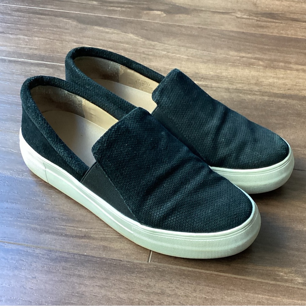 VINCE CAMUTO Slip-on Sneaker
